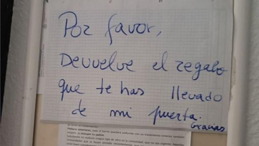 Un vecino roba los regalos de Reyes de dos niños y se arma el lío en una comunidad de vecinos