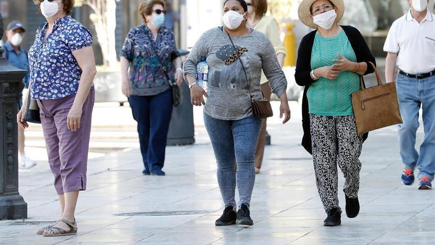 Con y sin mascarilla, ¿dónde alcanza tu saliva?