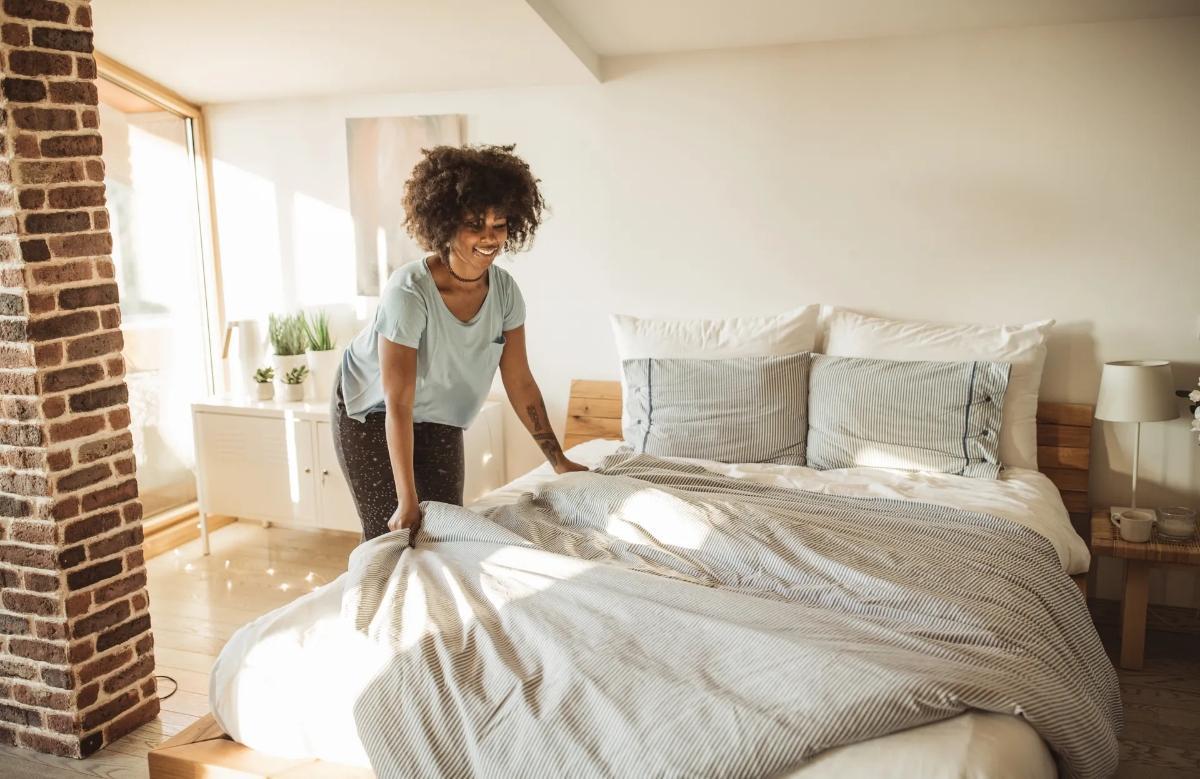 Estos son los beneficios que te reportará hacer la cama todos los días