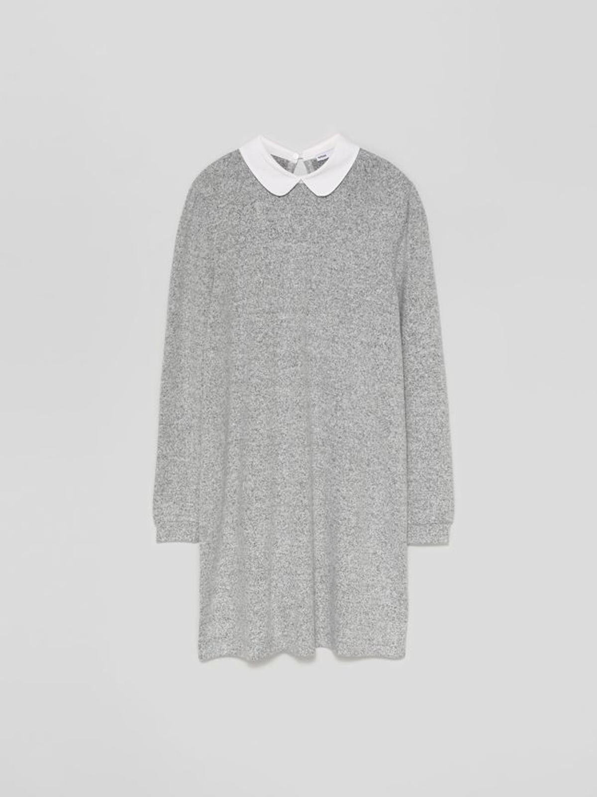 Vestido gris con cuello bobo, de Lefties