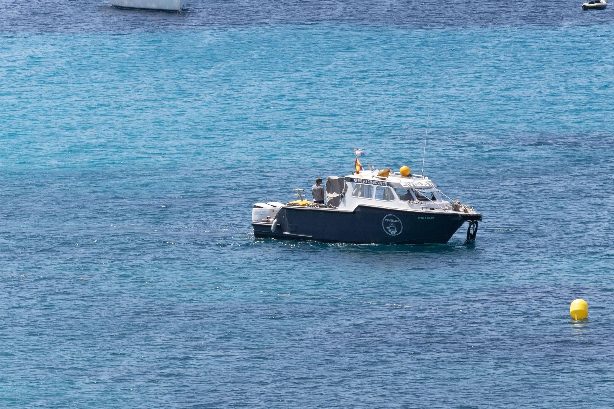 Aquí están todas las fotos de la instalación de bombas para evitar manchas de microalgas en Cala Tarida