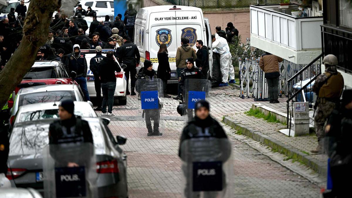 Un tiroteo en una iglesia católica de Estambul deja un muerto