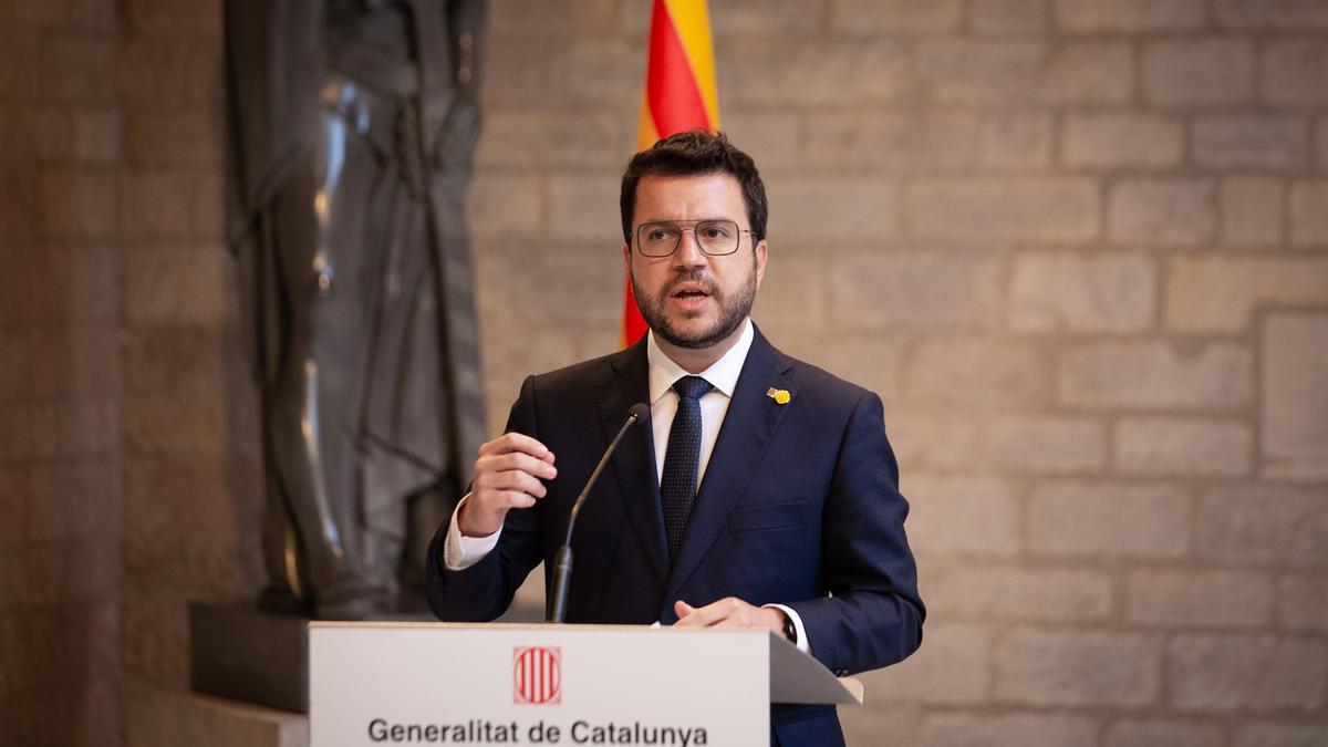 El presidente de la Generalitat, Pere Aragonès, compareciendo ante los medios en el Palau de la Generalitat tras reunirse con el presidente del Gobierno, Pedro Sánchez, en el marco del segundo encuentro de la mesa de diálogo