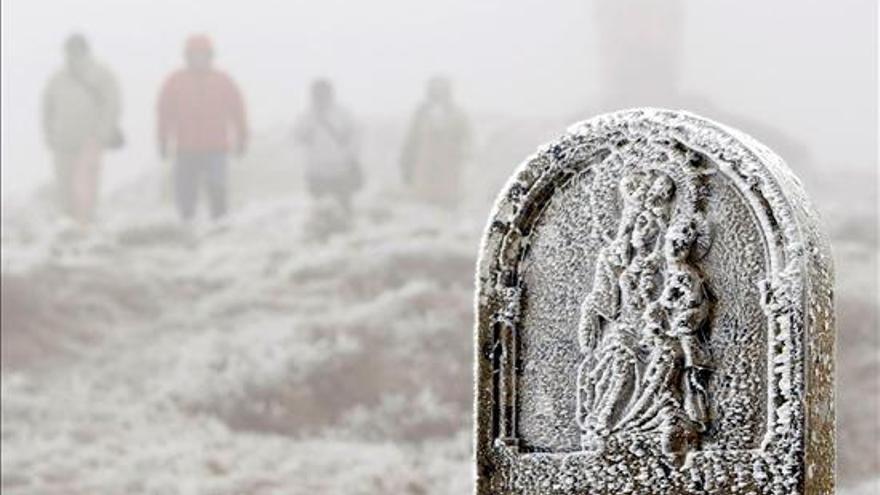 La nieve cubre ya las carreteras del centro y el este de España