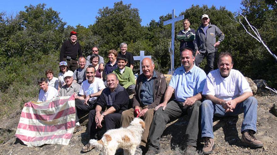 Les creus tornen al seu lloc 74 anys després