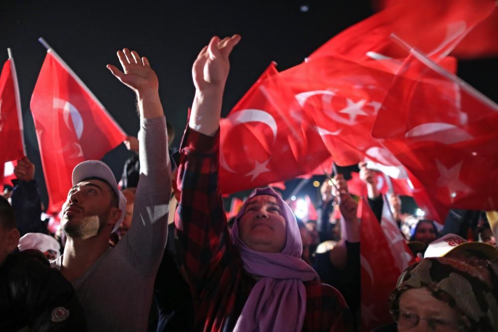 Erdogan gana el referéndun constitucional en Turquía