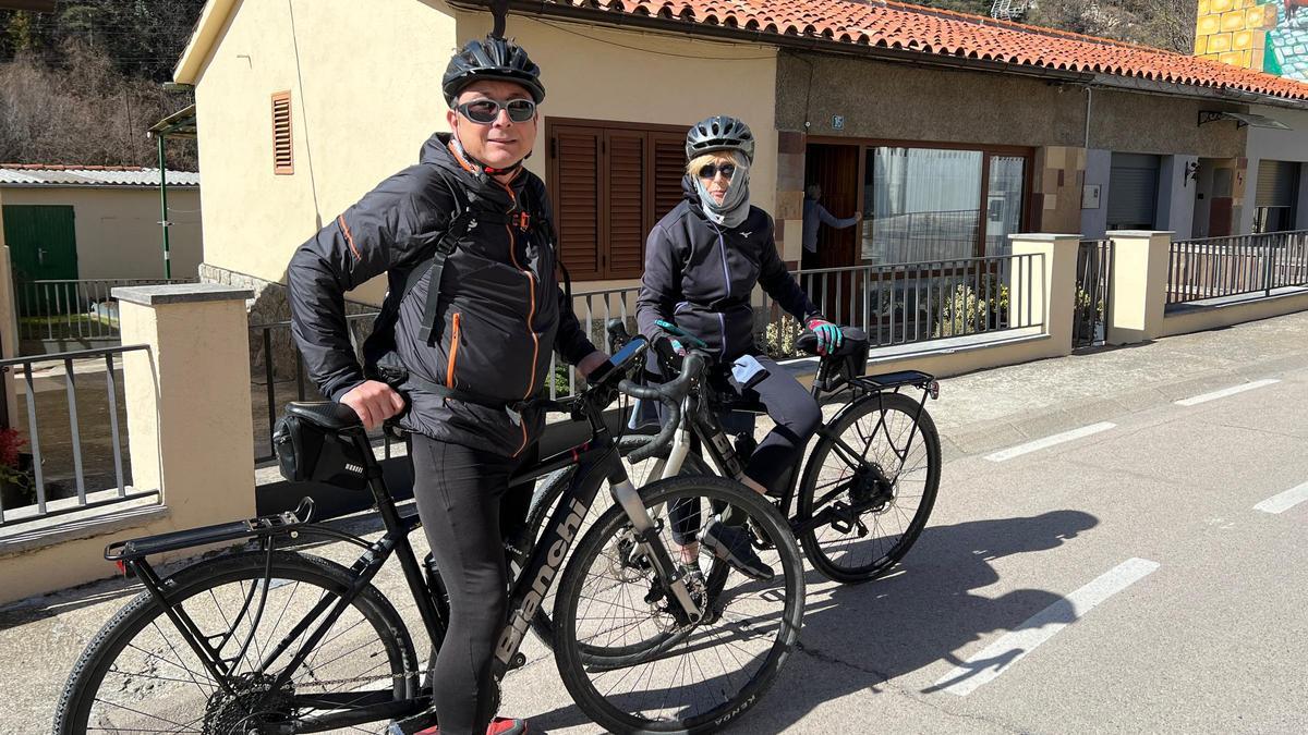 Ciclistes a la via verda de Sant Pau de Segúries
