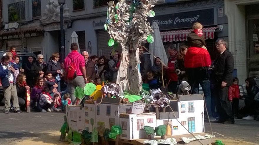 Queman una falla para reivindicar la opción vecinal del Parque M. Granero