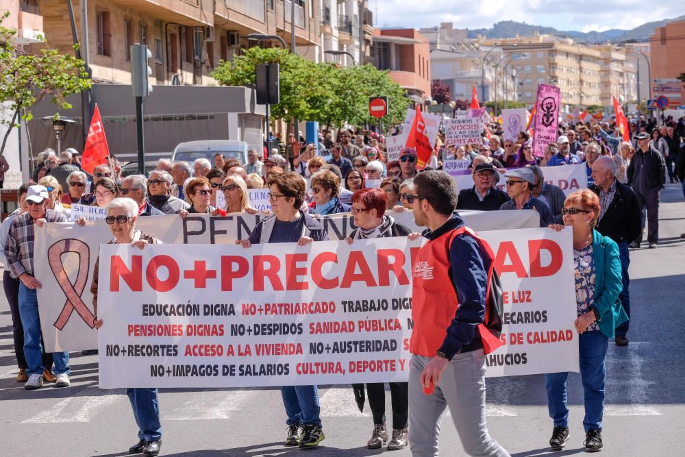 La manifestación del Primero de Mayo saca a la calle a 3.000 personas en Elche