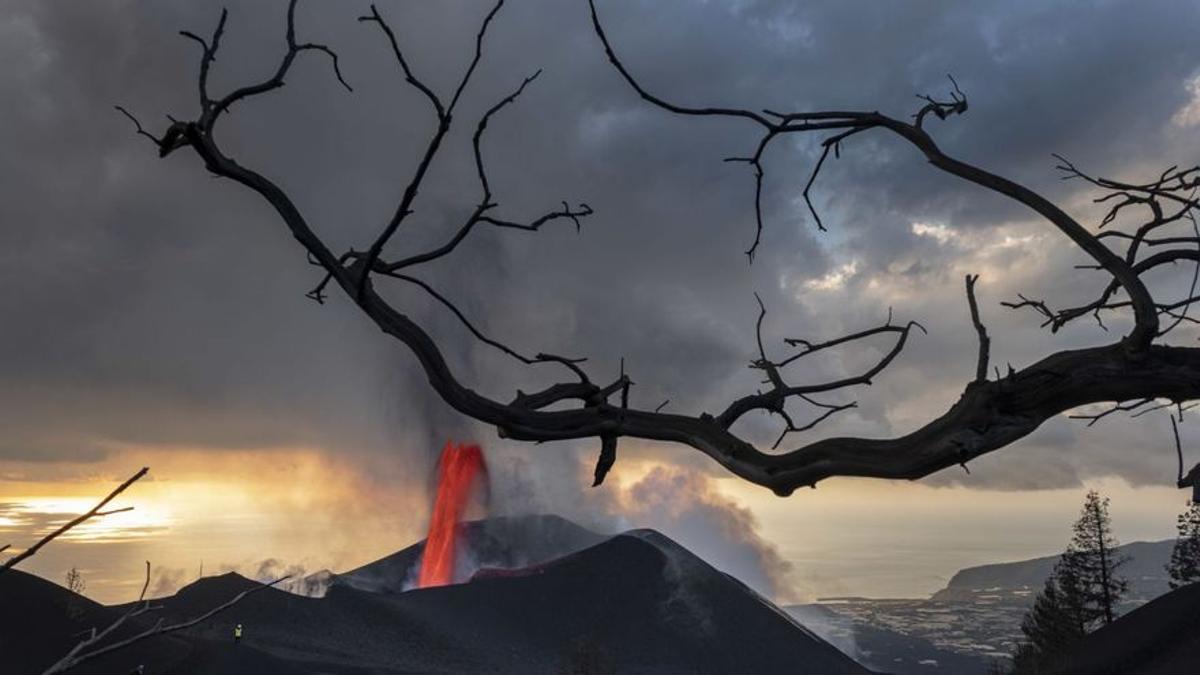 Los científicos constatan que el volcán de La Palma pierde fuerza pero no se apaga