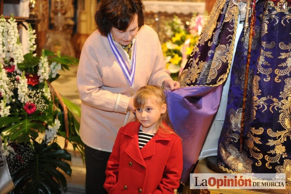 Bajo el manto de la Virgen