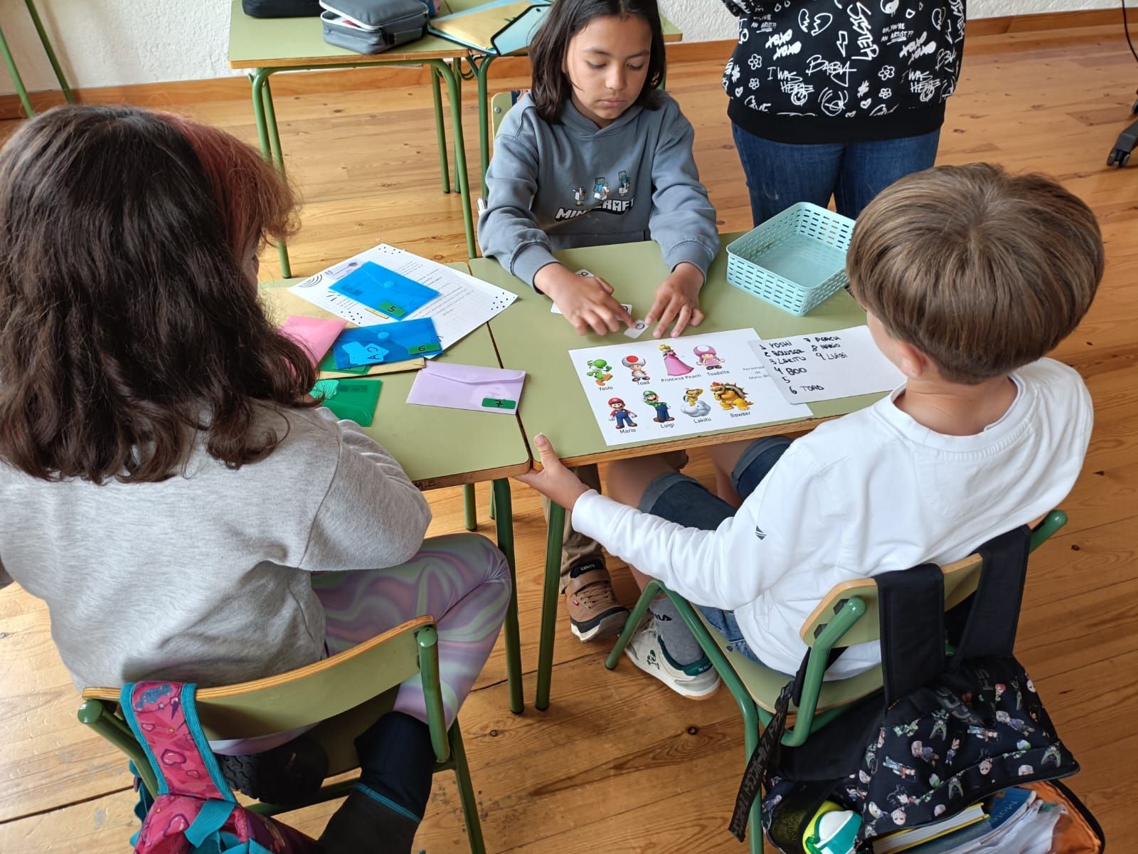 Taller en el colegio de Lastres sobre el uso adecuado de las pantallas