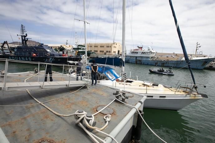 Interceptan un narcovelero con 800 kilos de coca