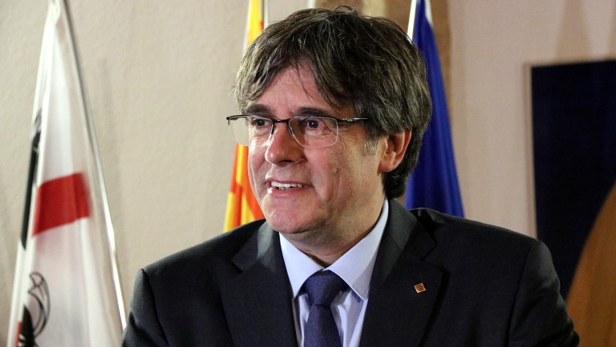 L&#039;expresident Carles Puigdemont durant la roda de premsa a l&#039;Alguer després de la vista al Tribunal d&#039;Apel·lació de Sàsser, a Sardenya el 4 d&#039;cotubre