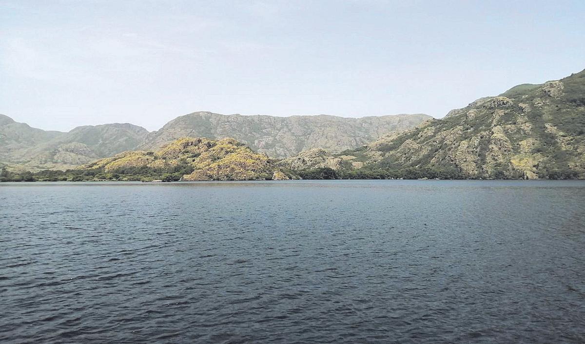 El Lago de Sanabria visto desde el crucero ambiental. | Sara ParraCrucero ambiental del Lago de Sanabria. | Sara Parra