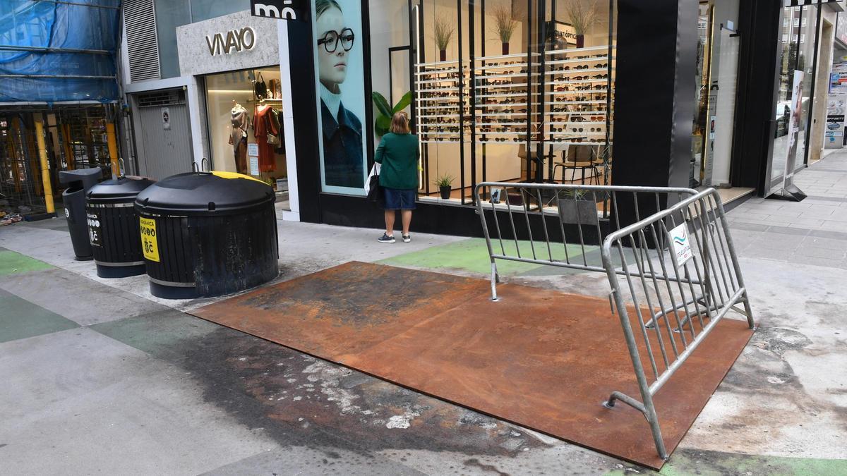 Los contenedores de Benito Blanco Rajoy, tras el incendio