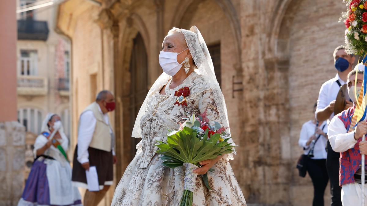 Búscate en el segundo día de Ofrenda por las calles del Mar y Avellanas (entre las 10:00 y 11:00 horas)