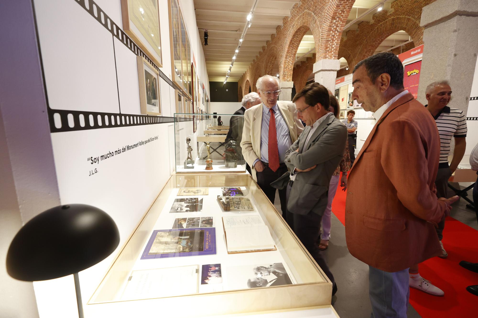 Garci muestra su "Goya" y su album más familiar y particular en una exposición en el Conde Duque