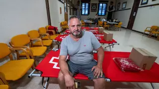 Refugiados en el Ayuntamiento de Xerta: "Escuché el rugido del fuego y tuve que abandonar mi casa"