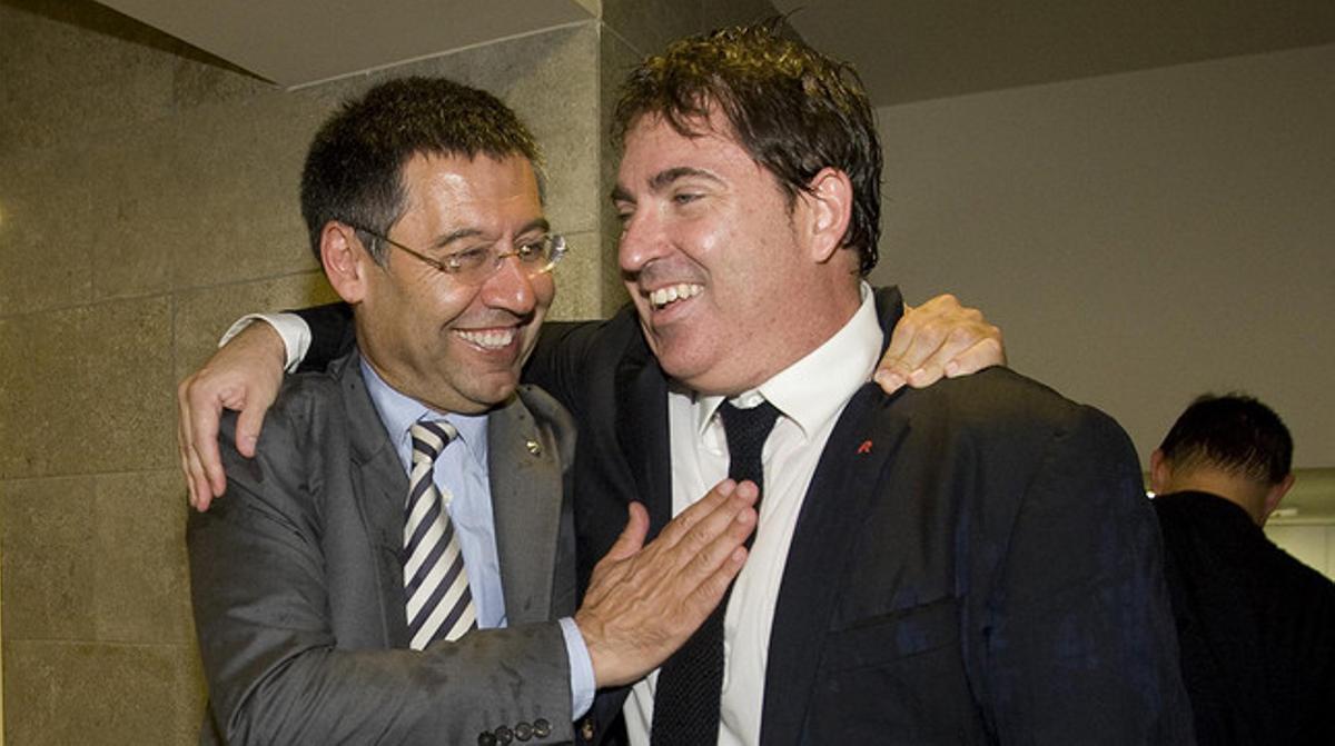 Xavi Pascual i Josep Maria Bartomeu, després de la victòria al Palau Blaugrana. Xavi Pascual i Josep Maria Bartomeu, després de la victòria al Palau Blaugrana.