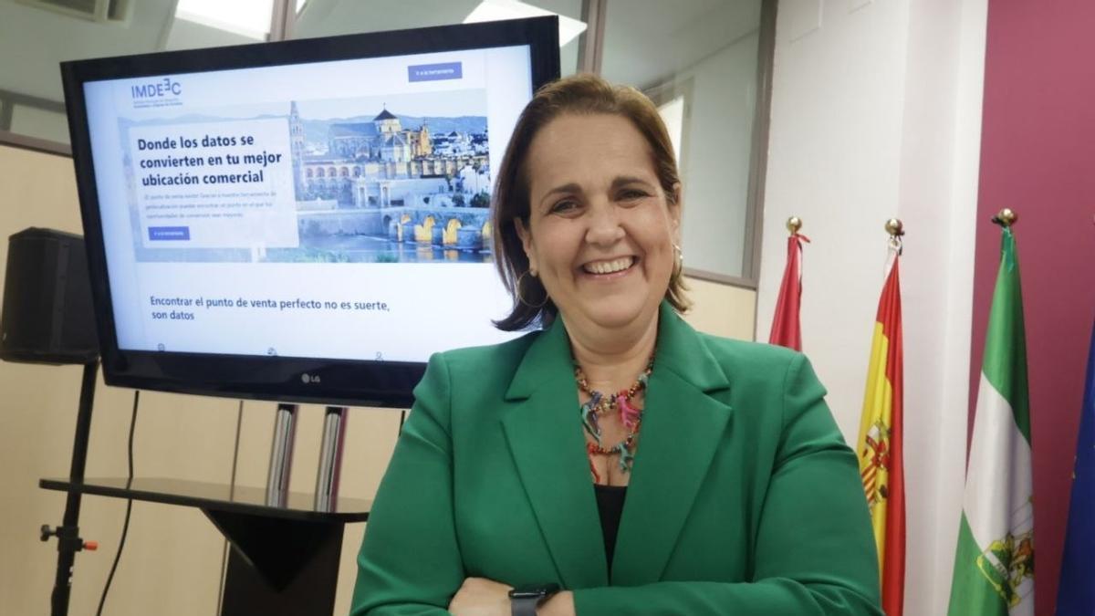 La presidenta del Imdeec, Blanca Torrent, presenta una herramienta que ayuda a los emprendedores a decidir dónde es mejor abrir su negocio.