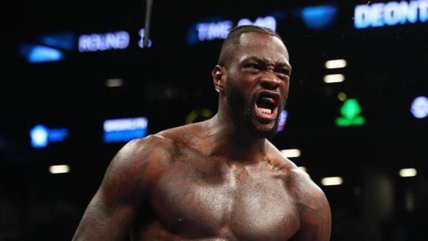 Deontay Wilder le rompe la mandíbula a una mascota