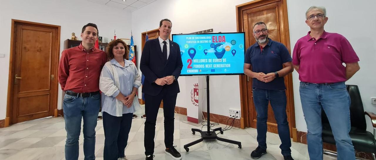 La presentación del Plan de Sostenibilidad Turística de Elda a cargo del alcalde Rubén Alfaro.