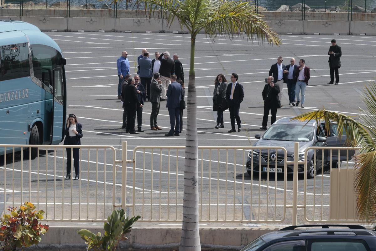 La Comisión del Vaticano inspecciona el Puerto chicharrero.