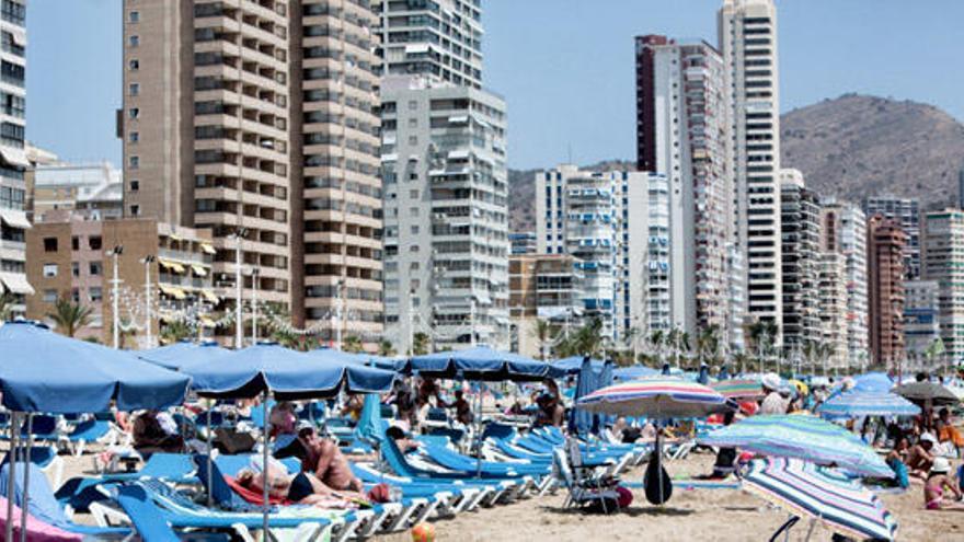 Piden una nueva normativa para las viviendas de alquiler turístico en Benidorm