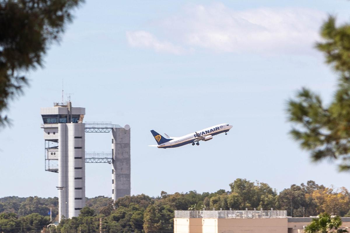 ¿Quieres viajar desde Alicante por solo 14,99 euros? Consigue uno de los 179.000 asientos con descuento.