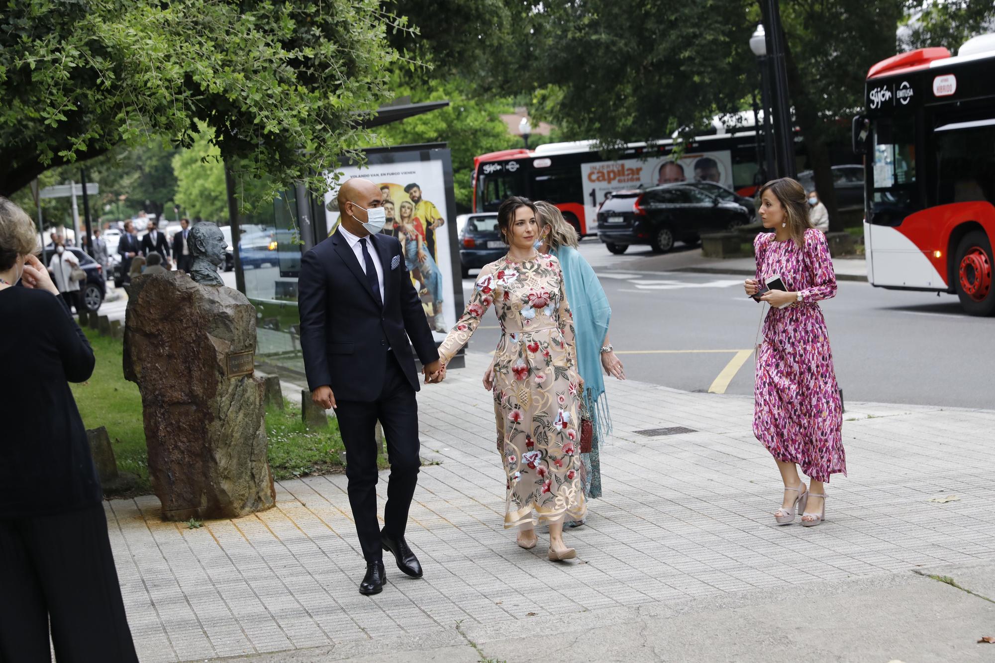 La boda de la "jet set" en Gijón: Pedro Bravo y Carlota Pérez-Pla se dan el sí quiero