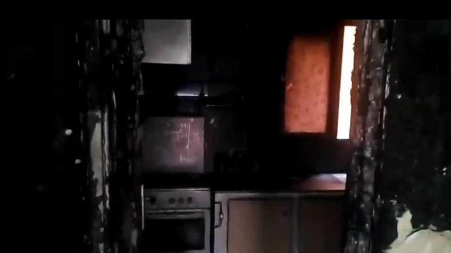 Buscan a un hombre que intentó quemar viva a su expareja, embarazada, en una casa de Tenerife