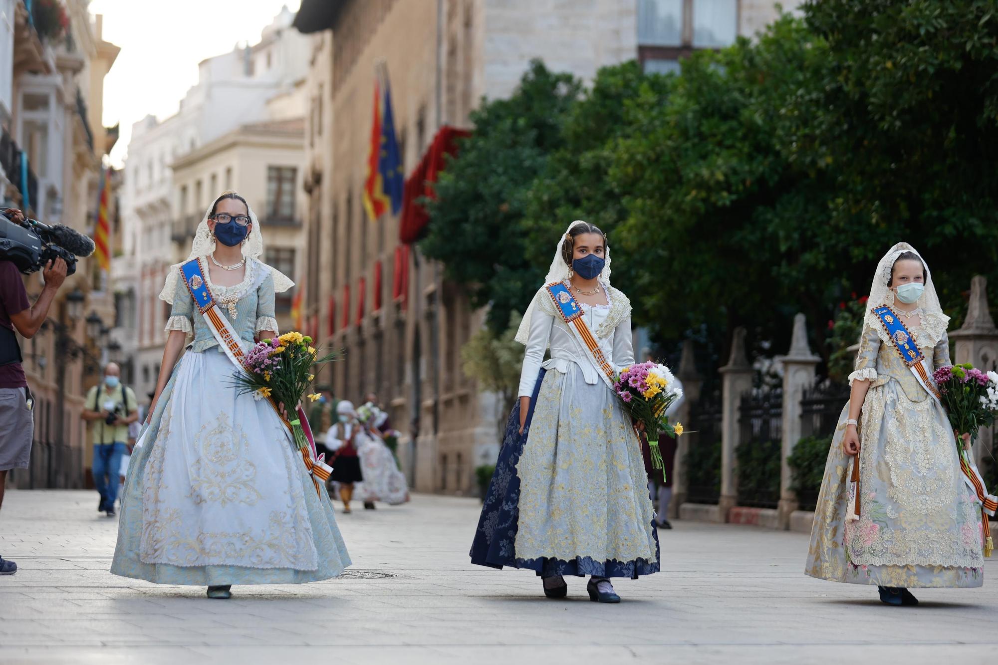 Búscate en el segundo día de Ofrenda por la calle Caballeros (entre las 18.00 y las 19.00 horas)