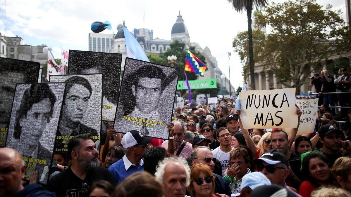 argentina protestas 2019-03-24t201119z 266342998 rc16fde798c0 rtrmadp 3 argentina-anniversary