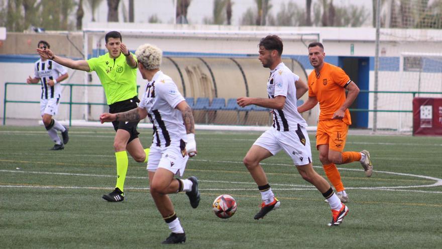 Resumen de la jornada en Tercera Federación | El Castellón B mejora, pero no le da para derrotar al Atlético Torrellano (0-0)