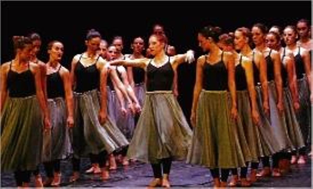 Un moment de l'espectacle de dansa, ahir, al Teatre Municipal.