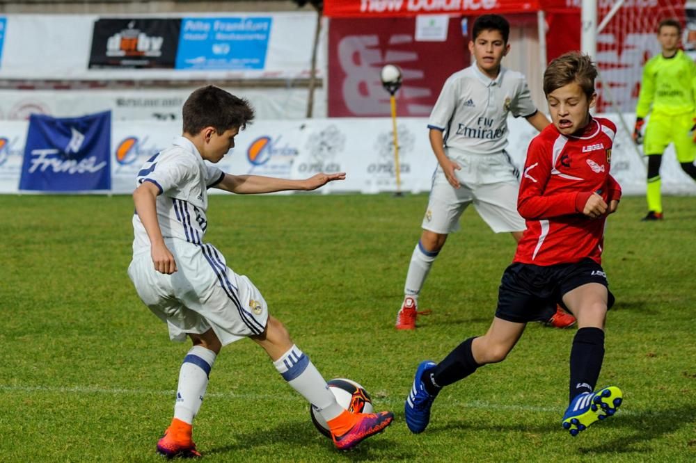 El arranque del Arousa Fútbol-7 trae a la localidad este fin de semana visitantes venidos de hasta siete países