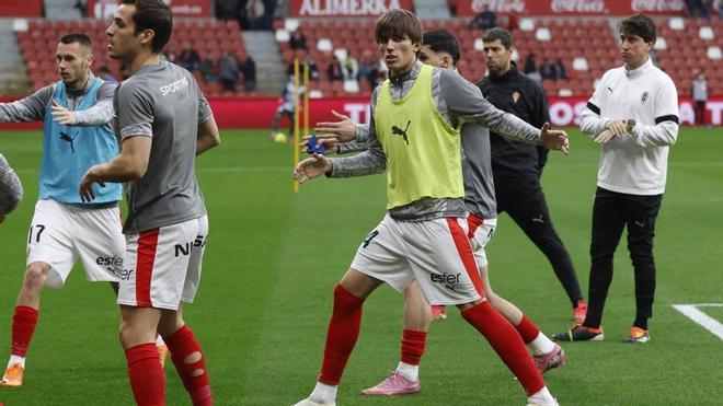¿Cuánto estará de baja y por qué Cuenca luce en el Sporting dorsal del filial?: la clave de la licencia federativa