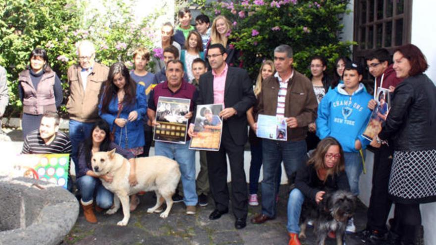 Presentación del calendario benéfico de la protectora Sara. | lp / dlp