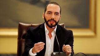 El presidente de El Salvador ordena el cese de altos cargos por Twitter