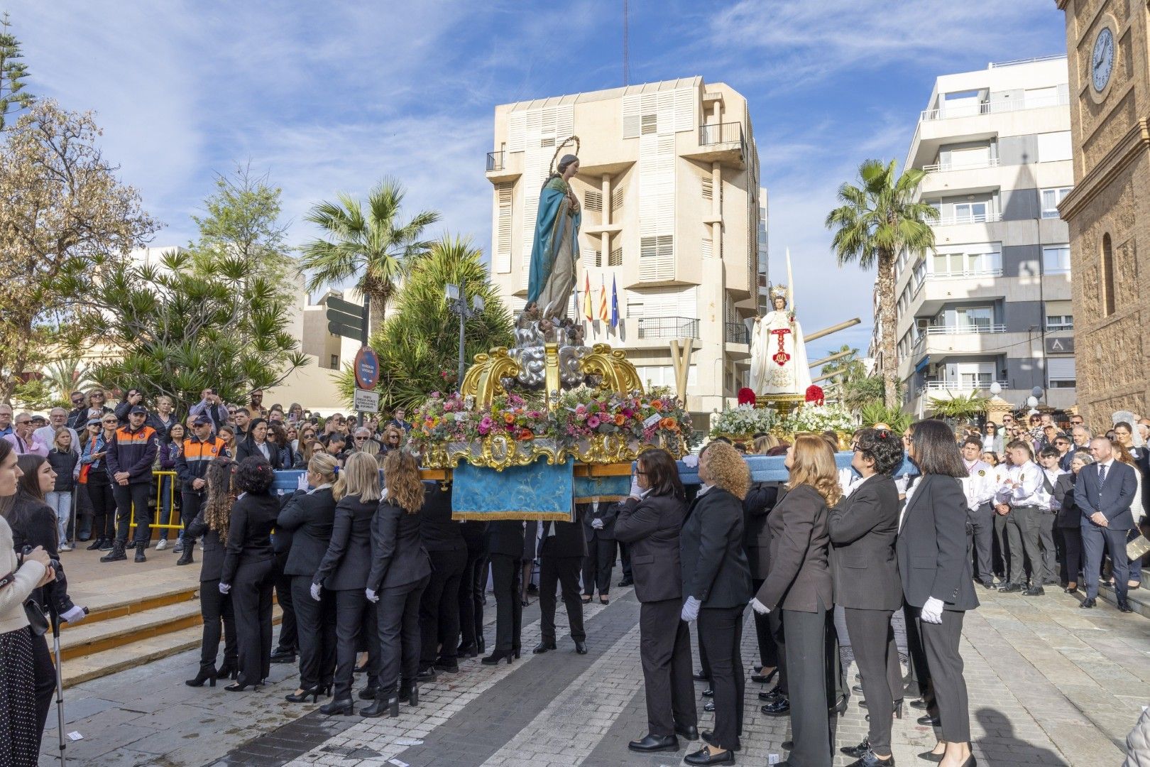 Las imágenes de la procesión del Encuentro del Domingo de Resurrección en Torrevieja