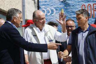 Juan Carlos I, contento y sorprendido por la acogida en Sanxenxo: "Estoy muy bien"