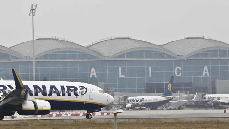 Investigan a AENA por un presunto trato de favor a Ryanair en Alicante