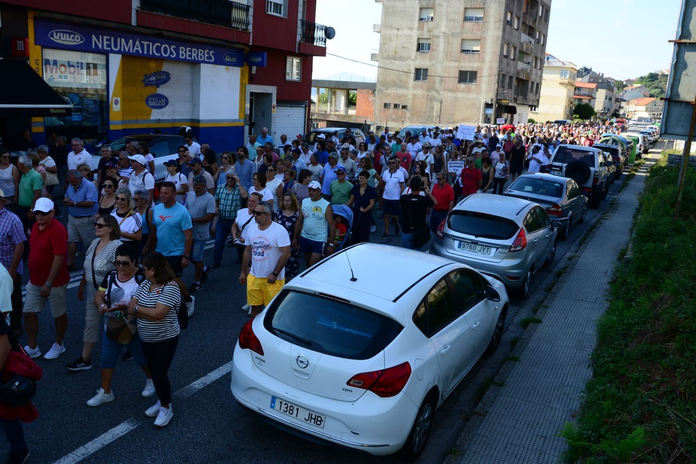 Moaña planta el grito en la calle: "Coa nosa saúde non se xoga"