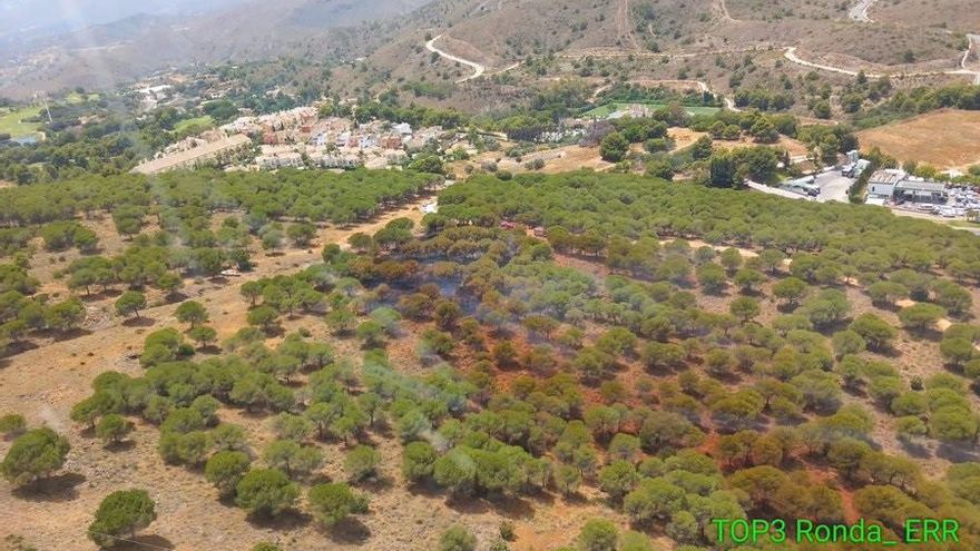 Controlado el incendio forestal declarado en el paraje de Fuente del Acebuche en Alhaurín