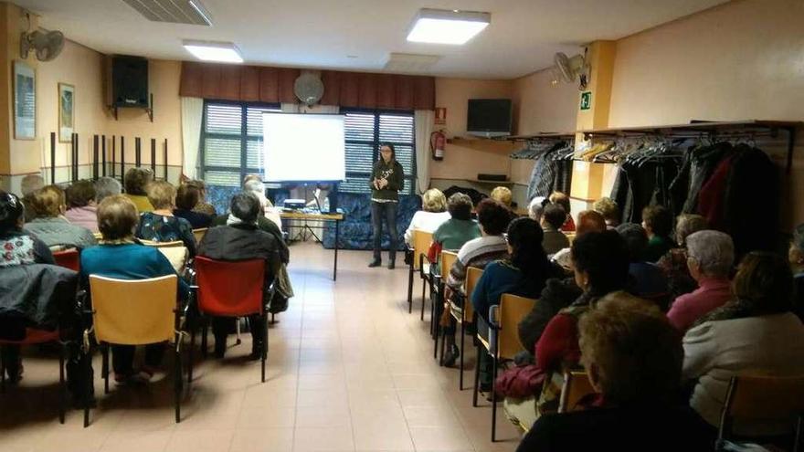 Charla de podología en la Asociación San Agustín de Fermoselle