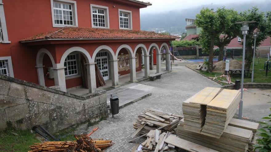 La reforma de la biblioteca de Bueu, suspendida por la aparición de amianto