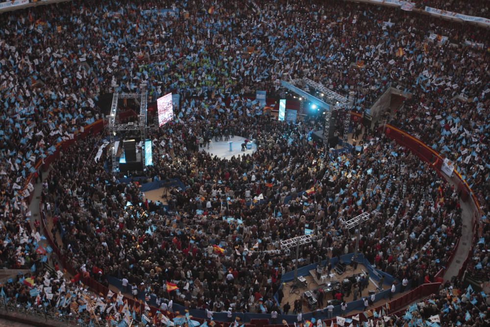 El mítin de Camps y Rajoy en la plaza de toros de València que se pagó en negro