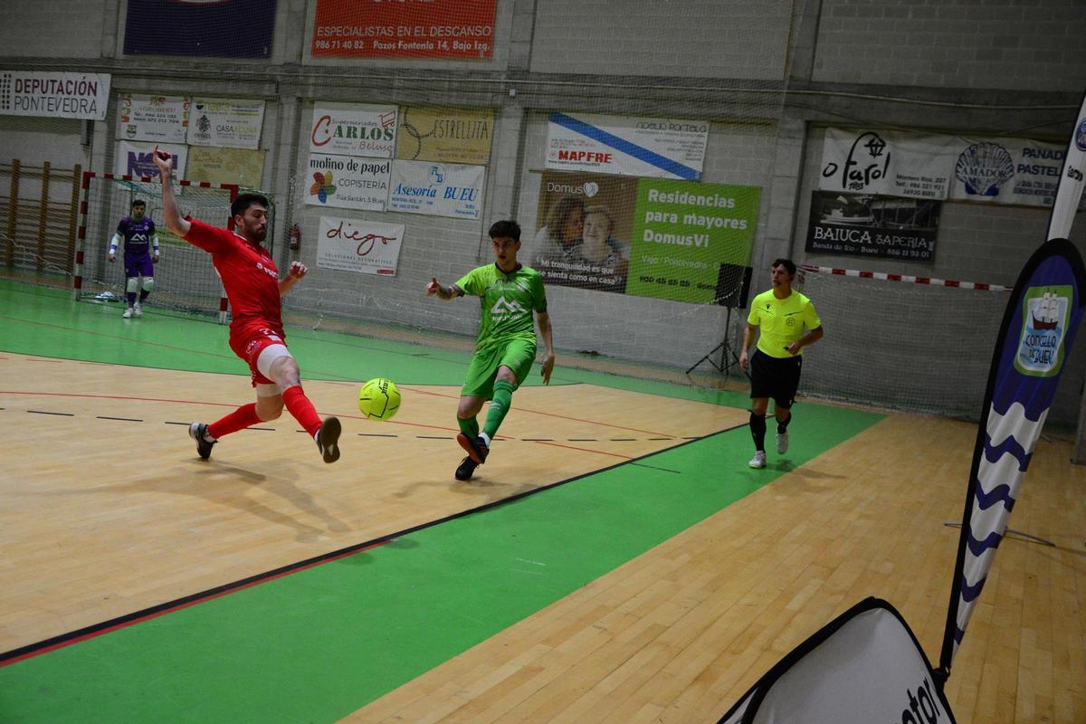 Una acción del encuentro de ayer entre Palma Futsal y Caxinas.