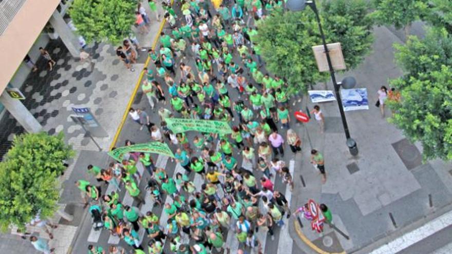 Imagen de la manifestación a su paso por la avenida de Bartomeu de Rosselló.